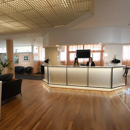 Barion & Congressi Отель